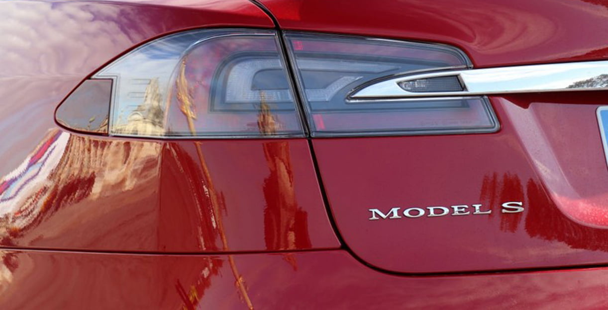 Soms soms voetstappen helaas Tesla verhoogt prijs én actieradius Model S en X – Autointernationaal.nl